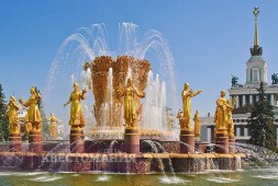 ВДНХ в цвете