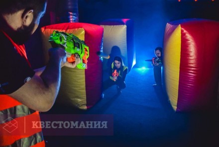 Экшн-игра Нерф-батл: стрельба бластерами